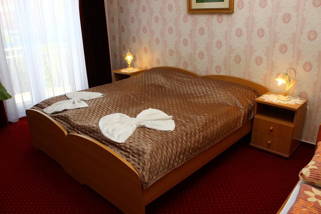 Kalman Panzio Bed and Breakfast Szeged Buitenkant foto
