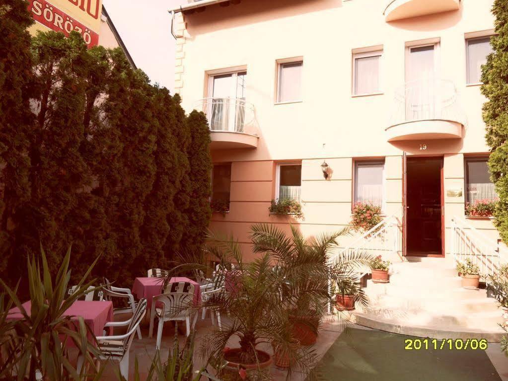 Kalman Panzio Bed and Breakfast Szeged Buitenkant foto